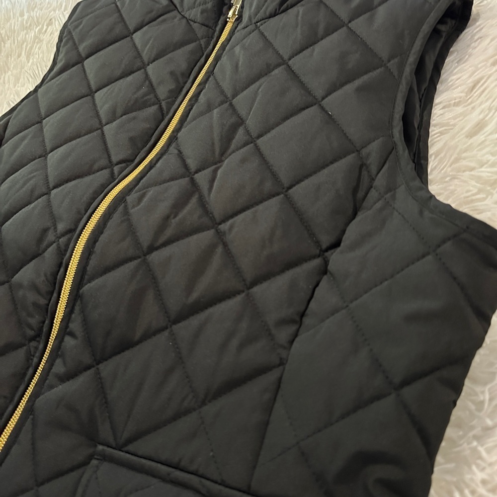 St. John’s Bay Quilted Black Puffer Vest with Gold Zip & Pockets Size M - Picture 12 of 14